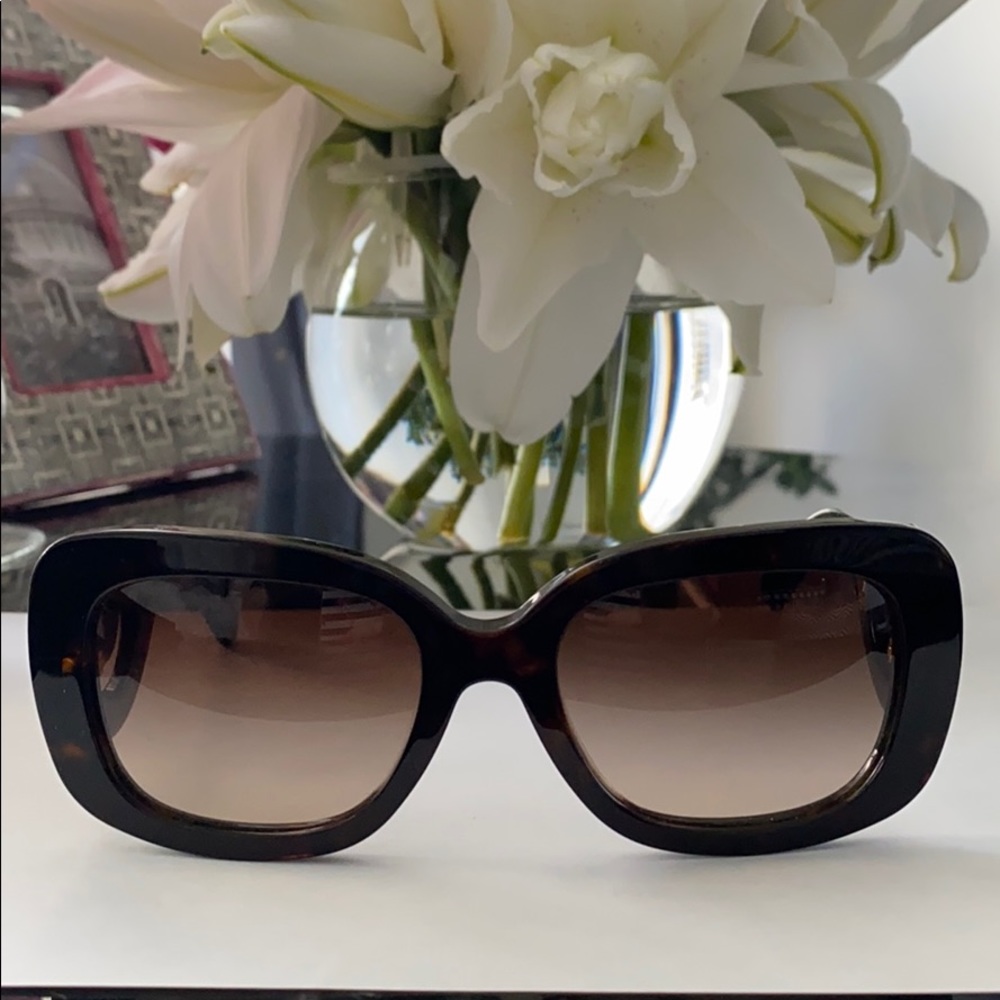 Prada sunglasses(made in Italy)